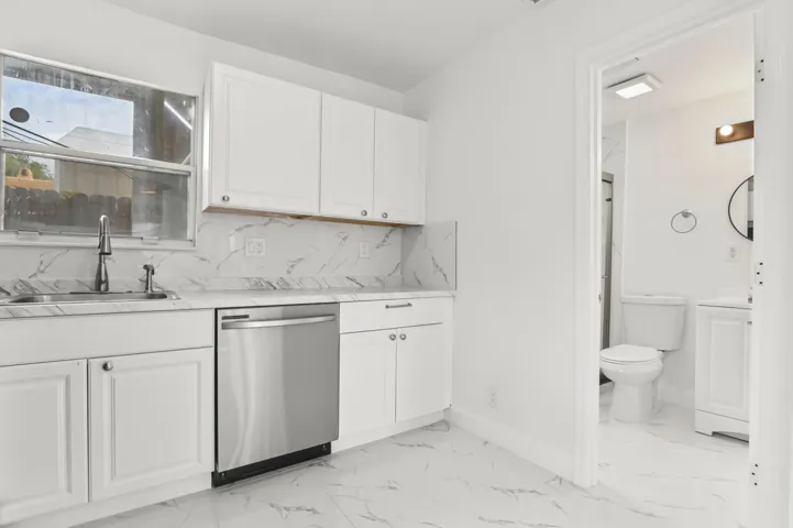 11 Kitchen 01