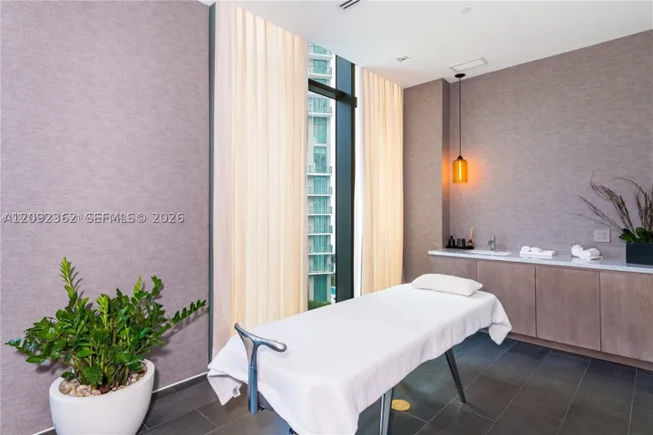 650 Ne 32nd St 4105, Miami, Florida 33137
