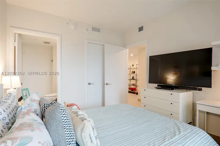 650 Ne 32nd St 4105, Miami, Florida 33137