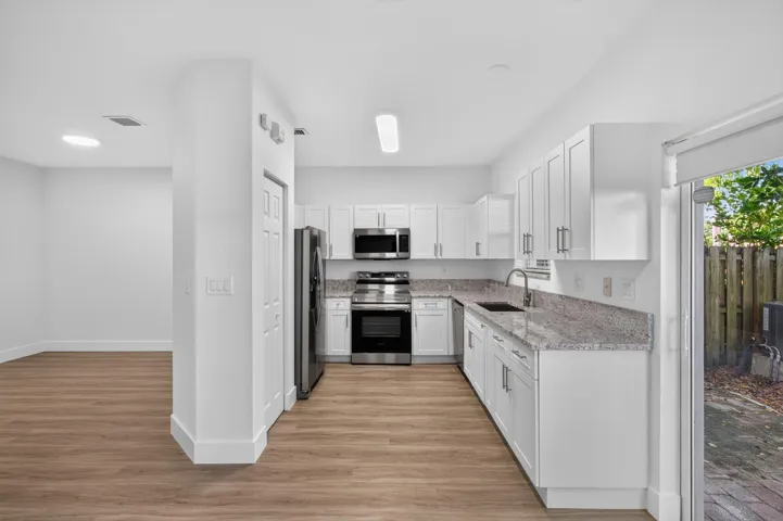 21952 cutler bay-22