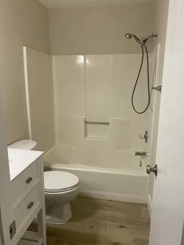 Guest Bath 3