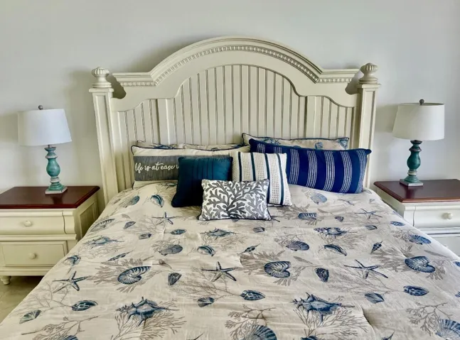 Primary king bed