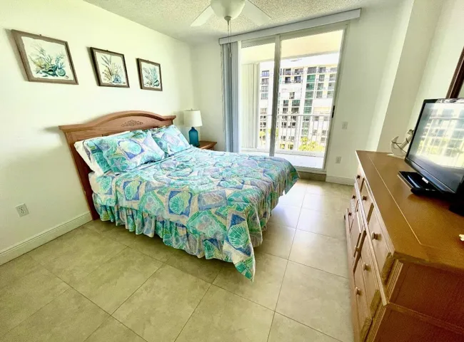 Guest rm, queen bed