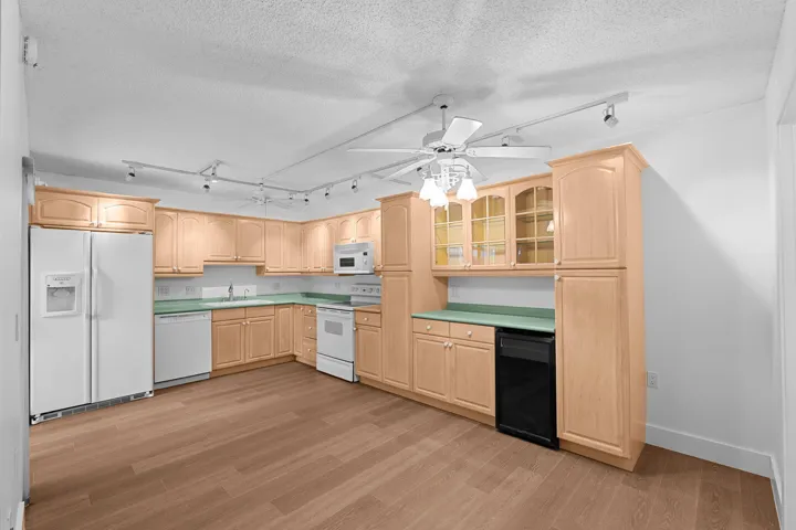 17-web-or-mls-A7408734