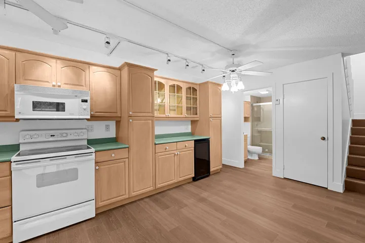 21-web-or-mls-A7408752