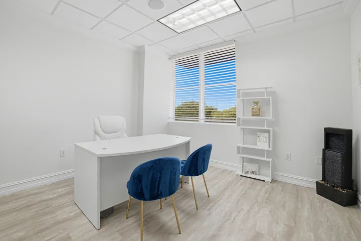 23-Office3-Main Desk