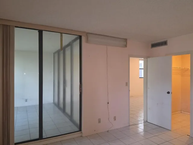 MASTER BEDROOM VIEW AND PATION GRRENGLAD