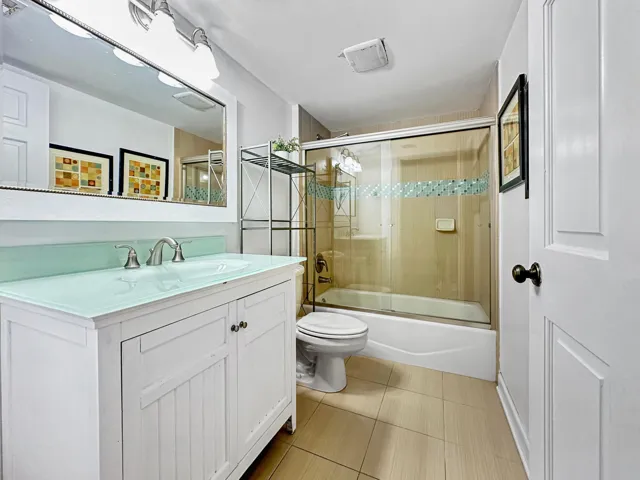 2nd bathroom