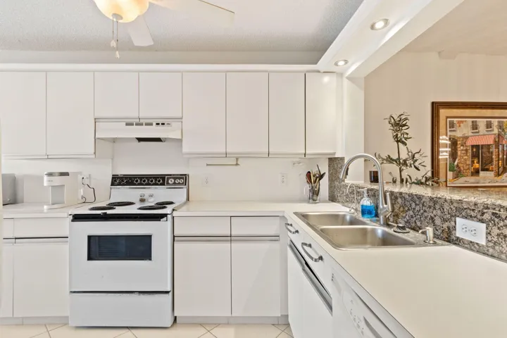 4-web-or-mls-5380-cedar-lake-dr-303