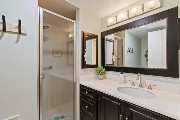 18-web-or-mls-5380-cedar-lake-dr-304