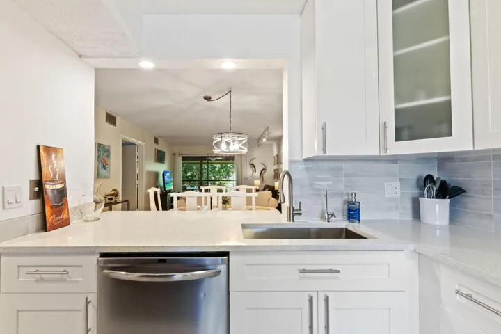 13-web-or-mls-5380-cedar-lake-dr-304