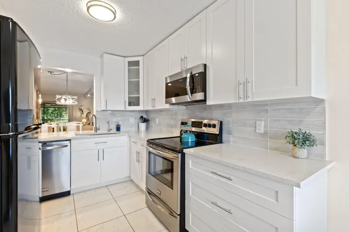10-web-or-mls-5380-cedar-lake-dr-304