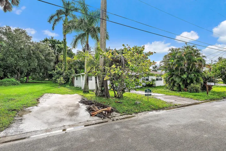 1297 NW Charlie Green Dr-2