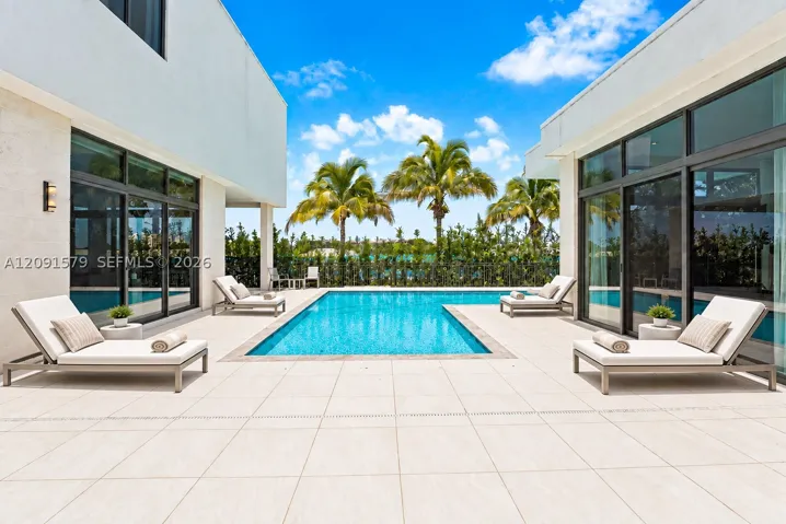 Chaise Lounges - virtual staging
