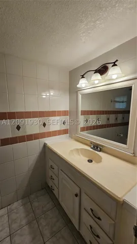 MAIN BATH 2