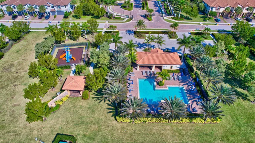 Clubhouse 1