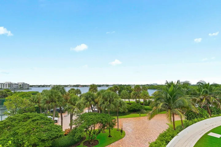042-2000SouthOceanBoulevard-204S-PalmBea