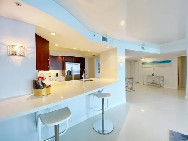 Kitchen Bar / Pass through
