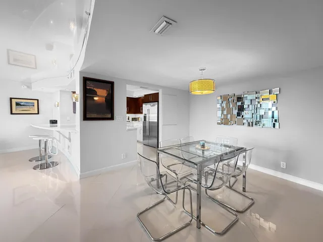 Dining​​‌​​​​‌​​‌‌​‌‌​​​‌‌​‌​‌​‌​​​‌​​ Area