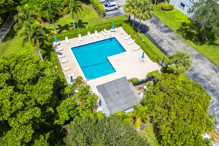 161 Lakeview Dr 202, Weston, Florida 33326