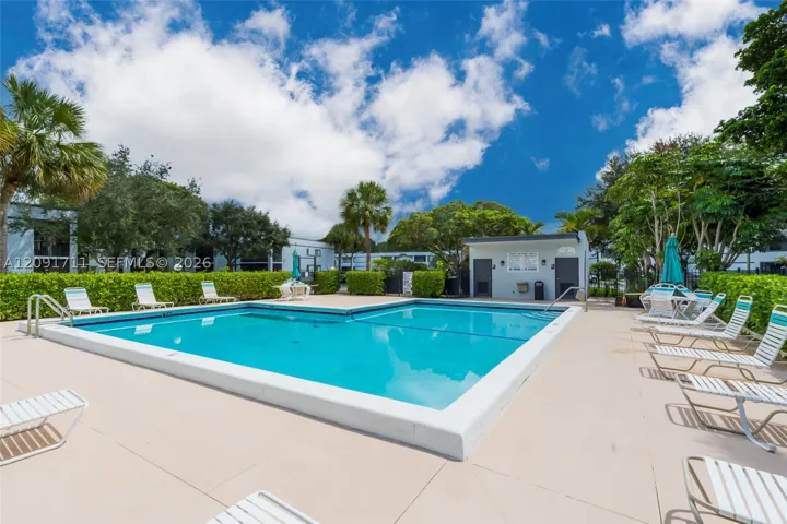 161 Lakeview Dr 202, Weston, Florida 33326