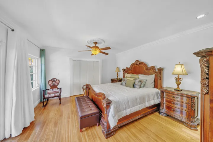 18 Primary Bedroom (1)