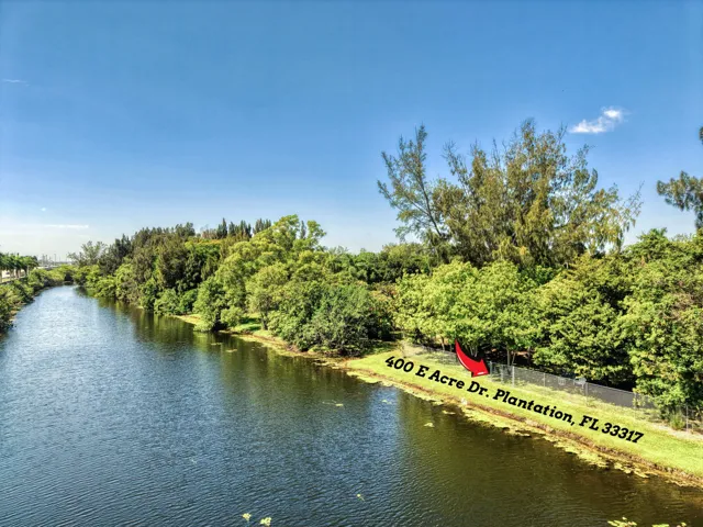 33 Canal Views (2)