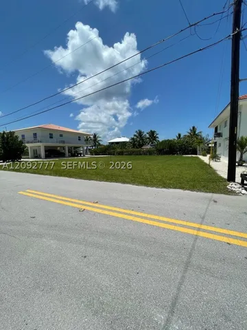 30351 Flamingo Ln, Big Pine, Florida 33043