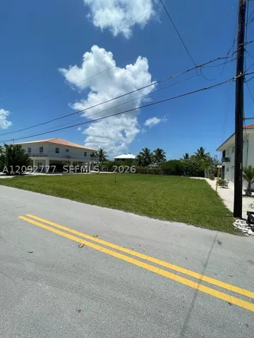 30351 Flamingo Ln, Big Pine, Florida 33043