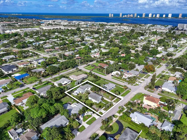 Close Proximity to Intracoastal