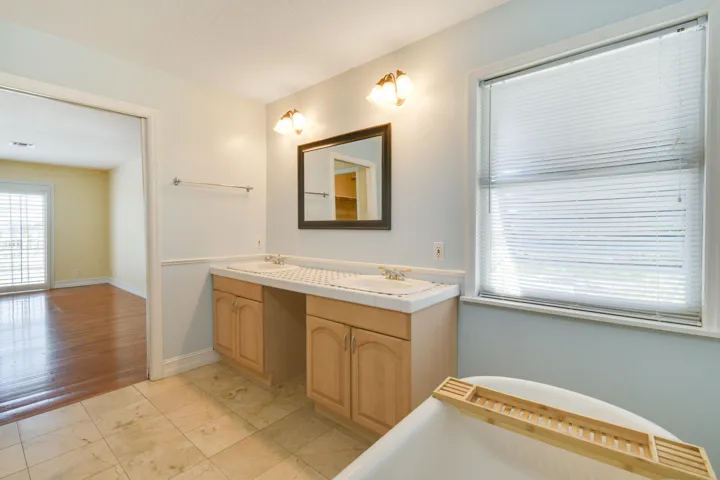 second floor master bathroom
