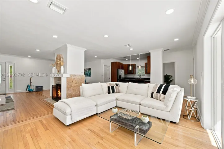7215 Sw 54th Ct, Miami, Florida 33143