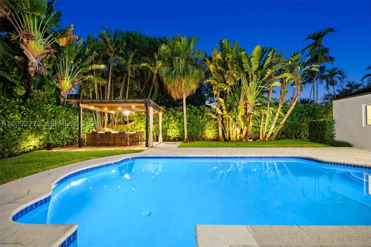 7215 Sw 54th Ct, Miami, Florida 33143