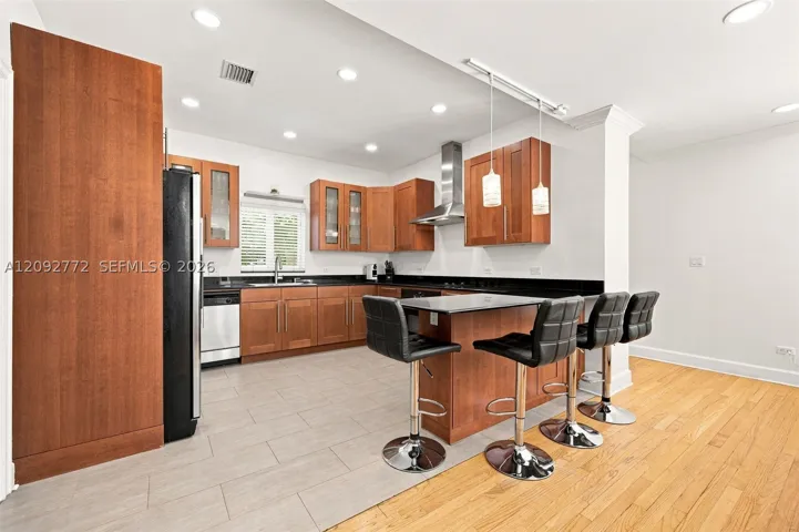 7215 Sw 54th Ct, Miami, Florida 33143