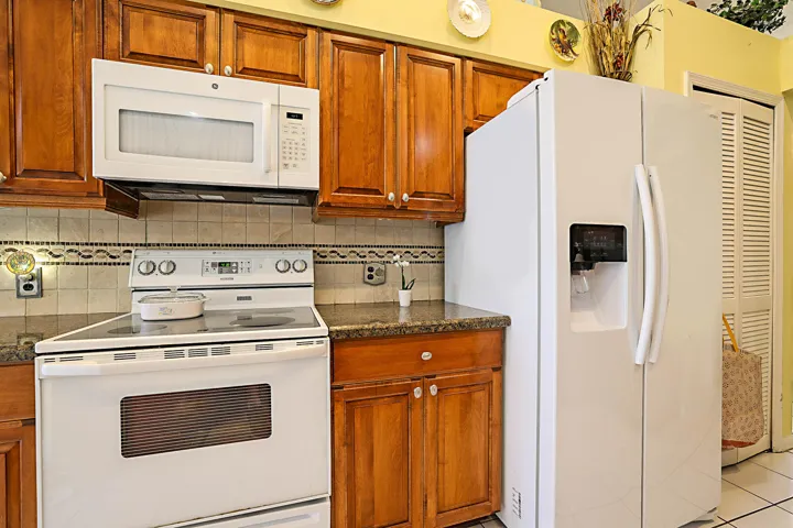 4900 NW 100 Terrace-22