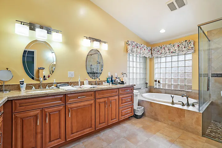 4900 NW 100 Terrace-25