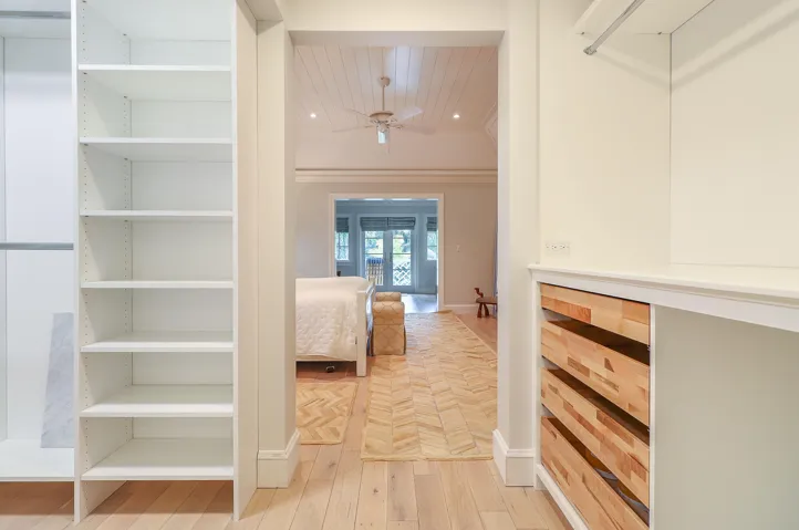 16-Master Closet
