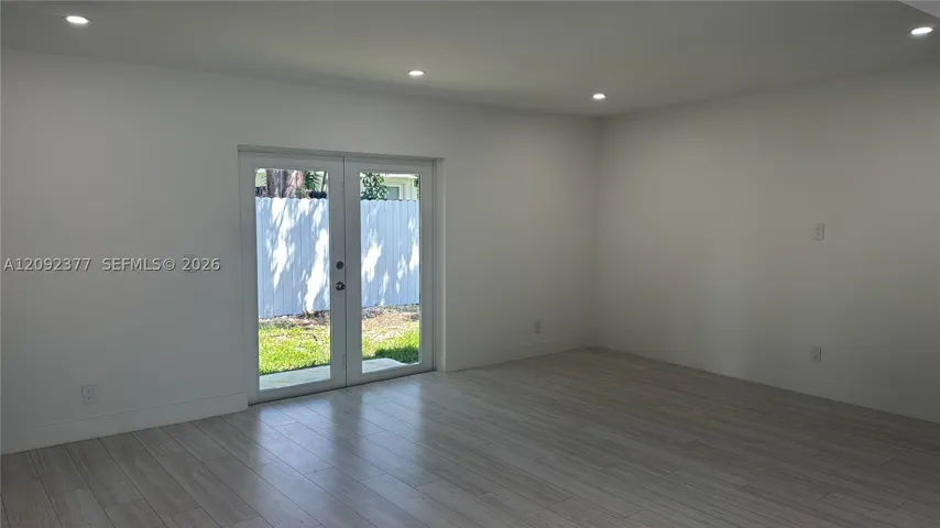 FAMILY ROOM 11011#1
Inbox