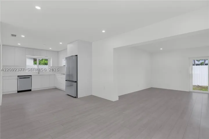 OPEN CONCEPT FLOOR PLAN