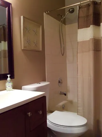 YC 2ND BATH UPSTAIRS