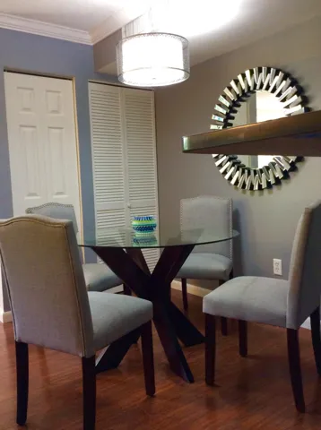YC DINING ROOM 104