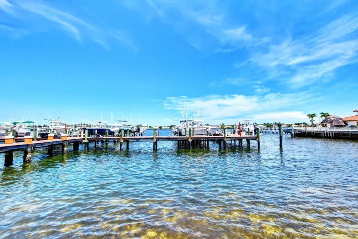 YACHT CLUB 112 MARINA