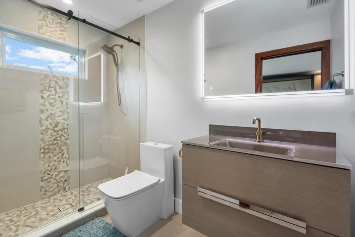 Guest den bath
