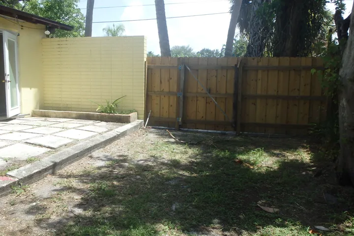 3 side yard