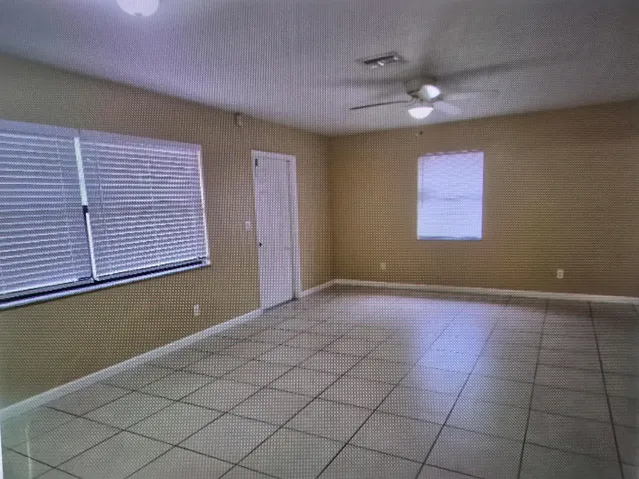 1155 livingroom #2