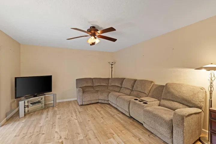 825 Center St #39D - Living Room(2)