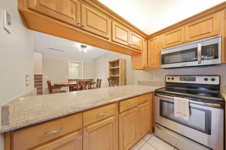 825 Center St #39D - Kitchen(1)