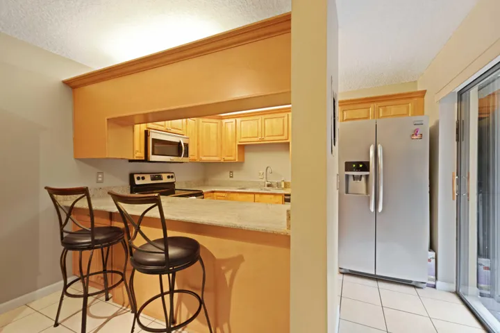 825 Center St #39D - Kitchen(4)