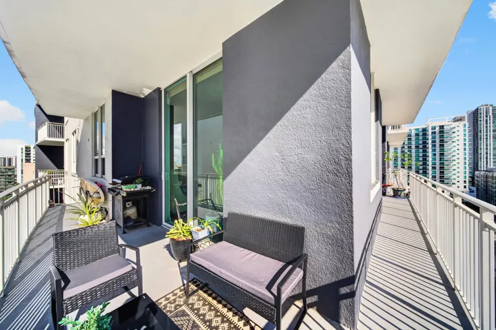 Wrap-around Balcony