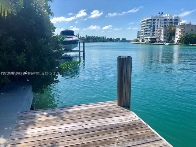 Dock